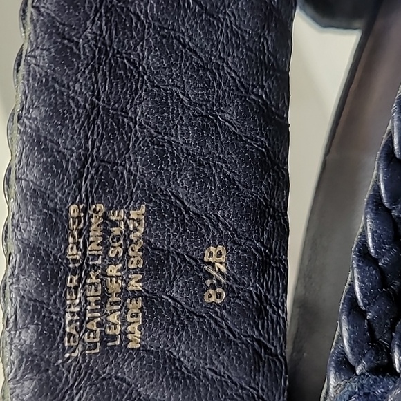 BCBGMAXAZRIA navy blue suede and woven leather platform heels size 8.5B - Picture 8 of 8